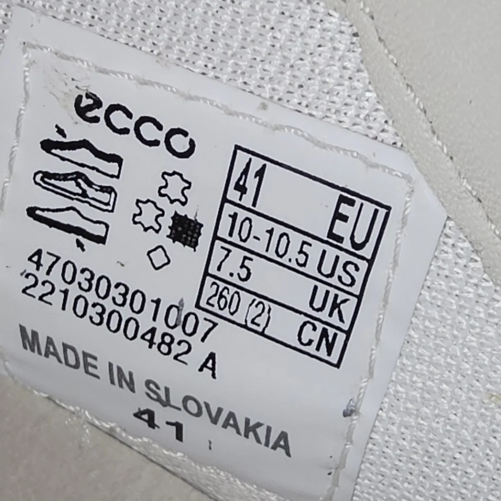 ECCO SOFT WHITE LEATHER SNEAKERS SIZS 10/10.5